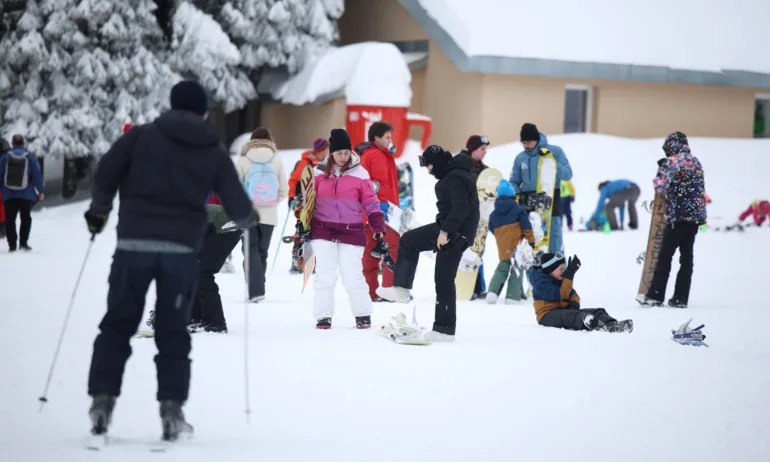 Автобусите към парк Витоша вървят, високите части на София са почистени и опесъчени - Tribune.bg