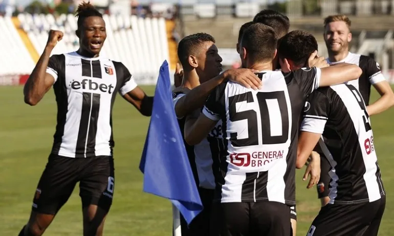 Решиха проблемите с визите за играчи на Локо Пд преди мача със Страсбург - Tribune.bg