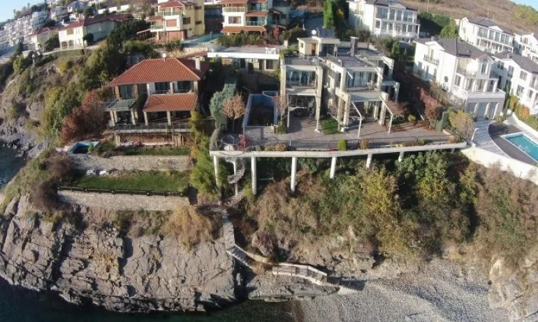 Освен Прокопиев и съдружници: половината министри в кабинета Костов с имоти на Буджака - Tribune.bg