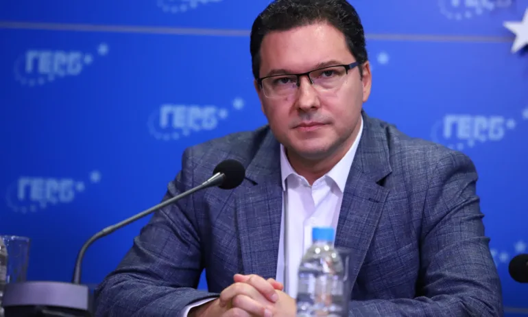 Даниел Митов: Бива демагогия и глупости - хартиената бюлетина няма общо с блокирането ни за Шенген - Tribune.bg