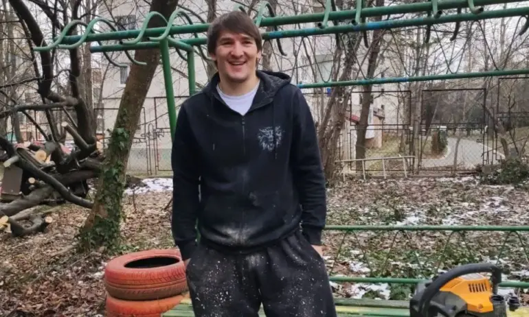 Даниел Александров свърши работата на кмета: хвана резачката в помощ на дом за възрастни хора в София /СНИМКИ/ - Tribune.bg