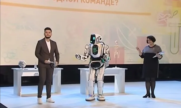 Руският робот Борис се оказа човек в костюм - Tribune.bg