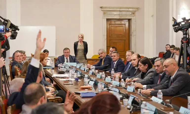 Здравната комисия възложи на Хинков да оттегли засега смяната на директора на Пирогов (ДОПЪЛНЕНА) - Tribune.bg