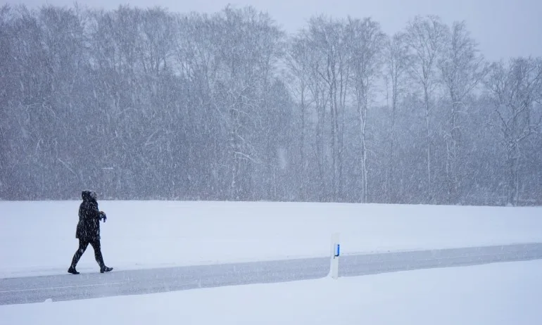 Смъртоносна зима – поне две жертви на бурите в САЩ - Tribune.bg