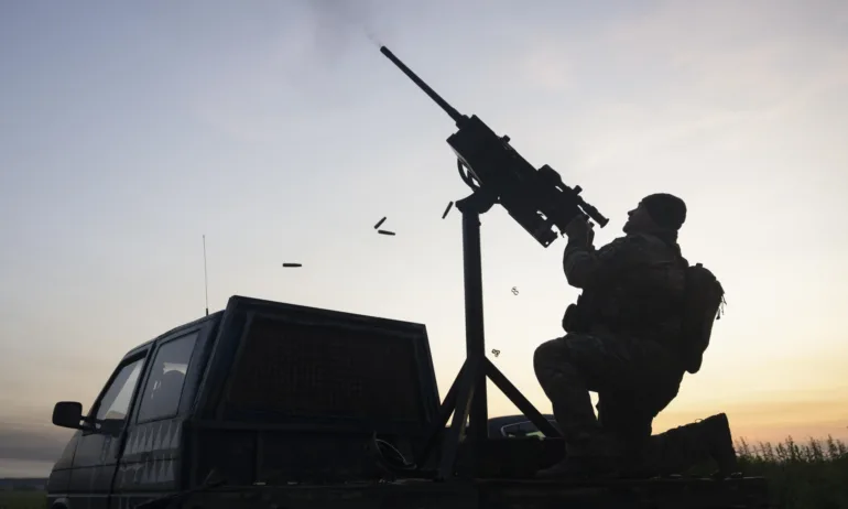 Руска ракета с касетъчни боеприпаси удари жилищен блок в Киев – Кличко: Това е геноцид - Tribune.bg