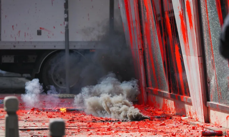 През 2020-та, свинщината беше добра, днес: защо полицията не се била разправила с тия орки - Tribune.bg