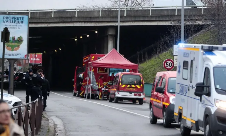 Нападение с нож в покрайнините на Париж, съобщава се за жертва и двама в критично състояние - Tribune.bg