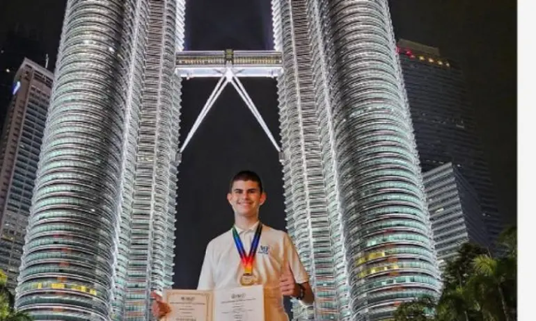 Гордост: Варненски ученик със златен медал от Световната математическа олимпиада в Куала Лумпур - Tribune.bg