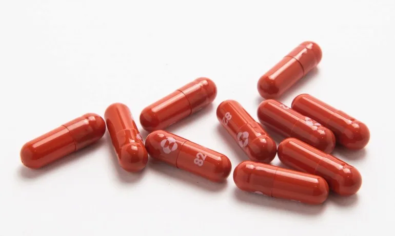 Великобритания стана първата страна одобрила лекарството на Мерк срещу COVID-19 - Tribune.bg