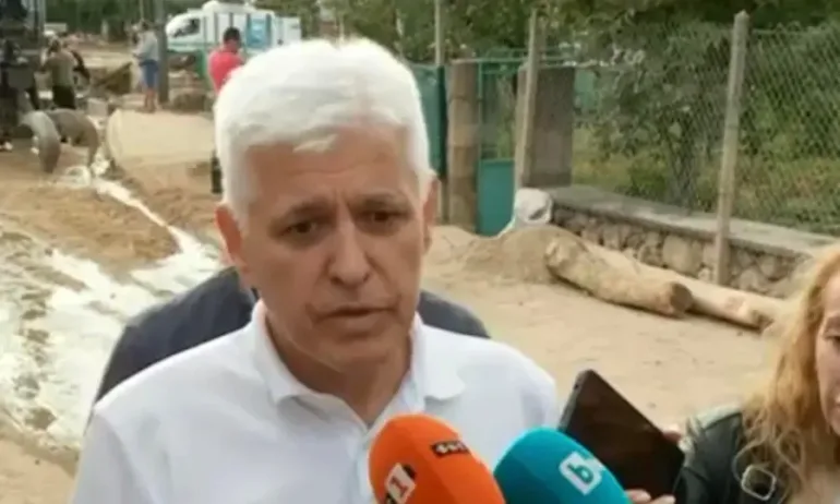 Димитър Стоянов: 110 военнослужещи помагат за разчистването след наводнението - Tribune.bg