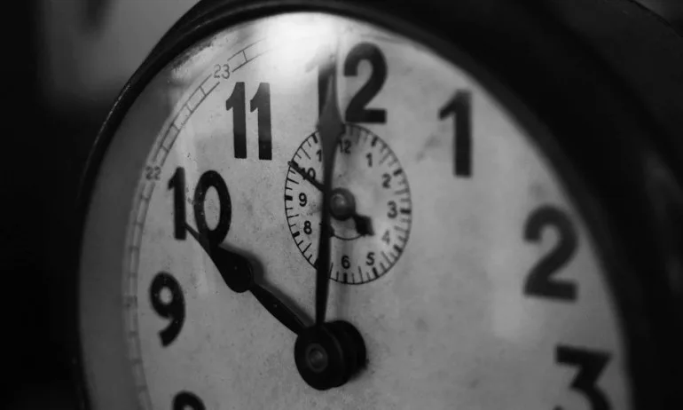 Връщаме стрелките на часовниците с час назад - Tribune.bg