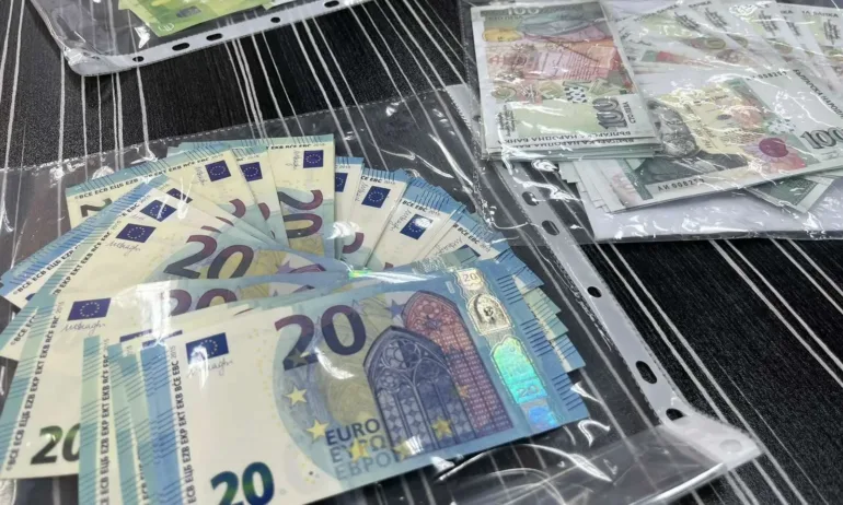 Полицията спря разпространението на фалшиви 20 и 50 евро банкноти в Пловдив и Първомай - Tribune.bg