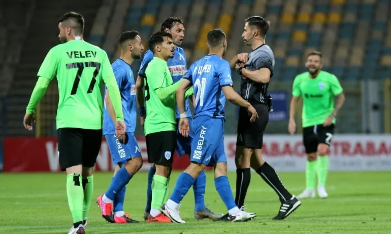 Черно море пуска жалба срещу съдията на мача с Левски - Tribune.bg