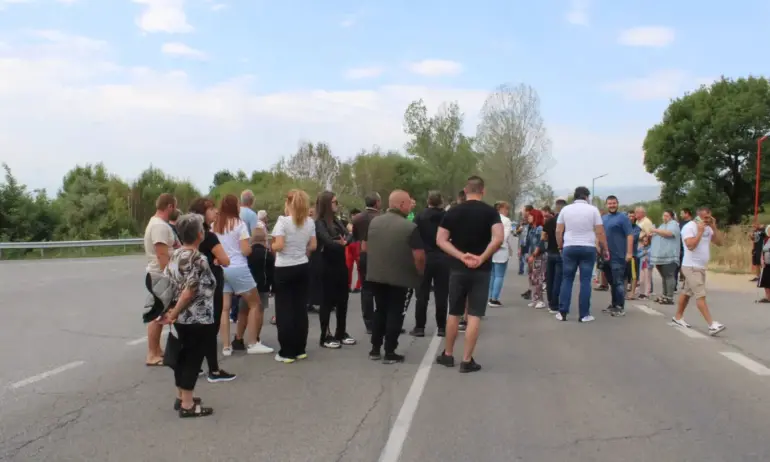 Отново затвориха пътя за Рилския манастир заради безводието - Tribune.bg