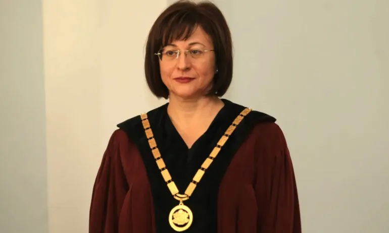 Председателката на КС настоява в писмо до Народното събрание да се попълни състава на съда - Tribune.bg