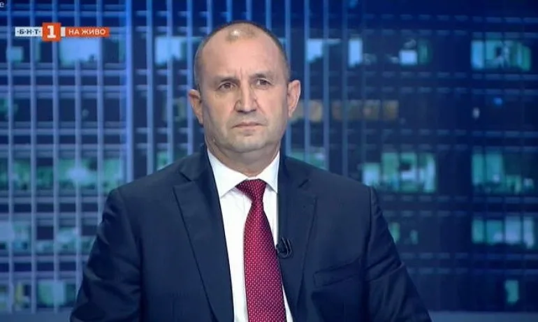 Радев призна, че е имал СМС, че е контактен, но не му било достатъчно официално да отложи ходенето в Естония - Tribune.bg