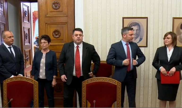 Вигенин обяви групата за преговори между БСП и ПП - Tribune.bg