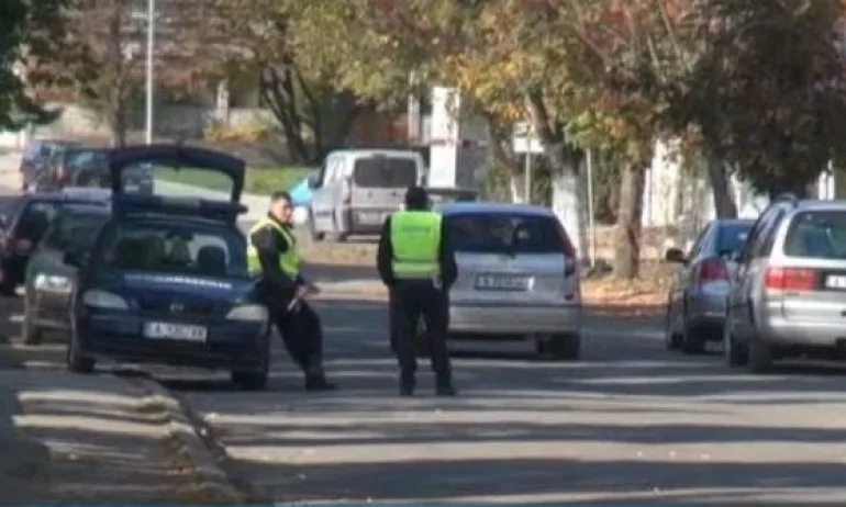 Полицейска акция срещу купуването на гласове в Каблешково - Tribune.bg