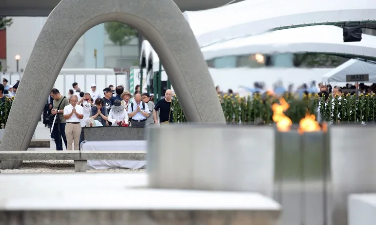 Япония почита жертвите на ядрената бомбардировка над Хирошима - Tribune.bg