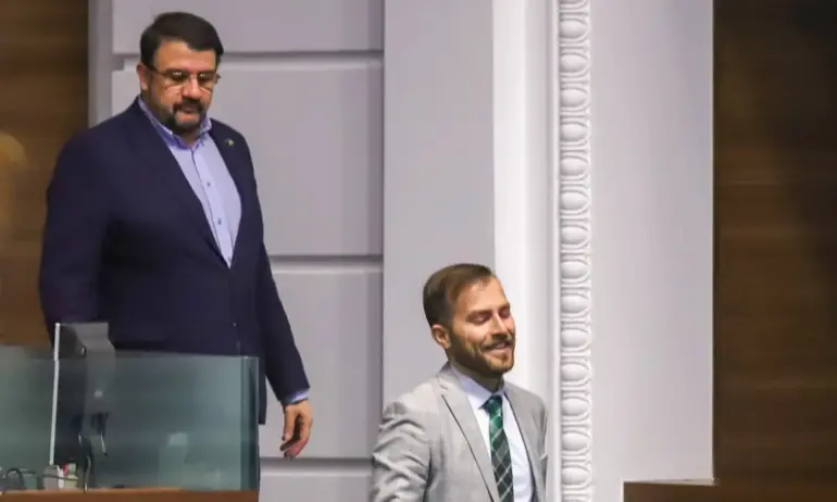 Искрен Митев за Радостин Василев: Предател и Слабак. Неуспешен и жалък опит за бой - Tribune.bg