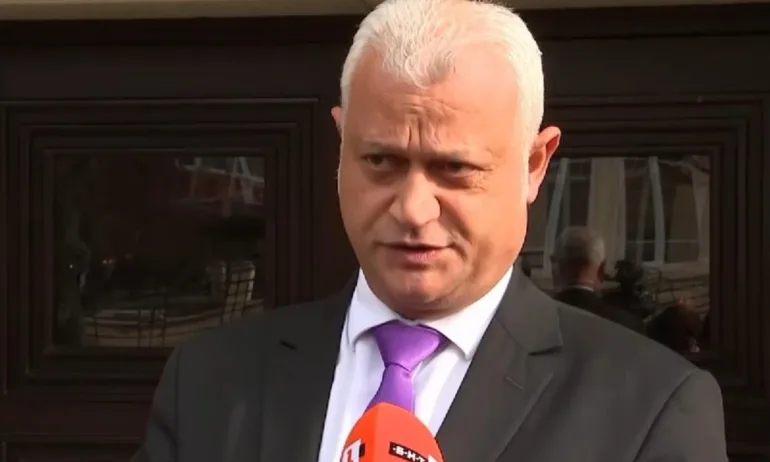 Виктор Димчев: Служебни министри лъжат за Петрохан, прикриват сектантски скандал - Tribune.bg