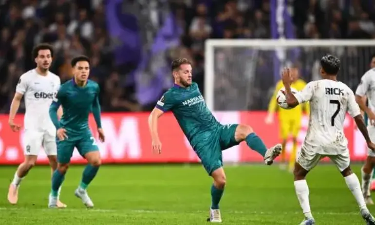 БРУТАЛНА ГАВРА! Рефери унищожиха Лудогорец в Европа - Tribune.bg