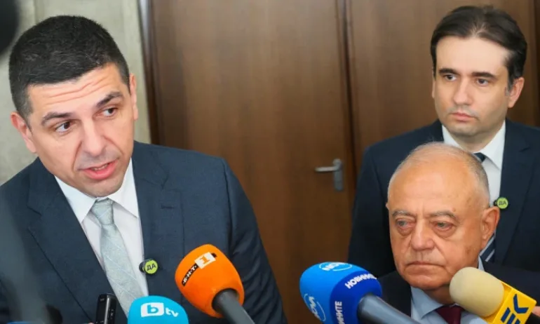 ДБ започва работа в новия парламент с 6 законопроекта и иска комисия за 8-те джуджета - Tribune.bg