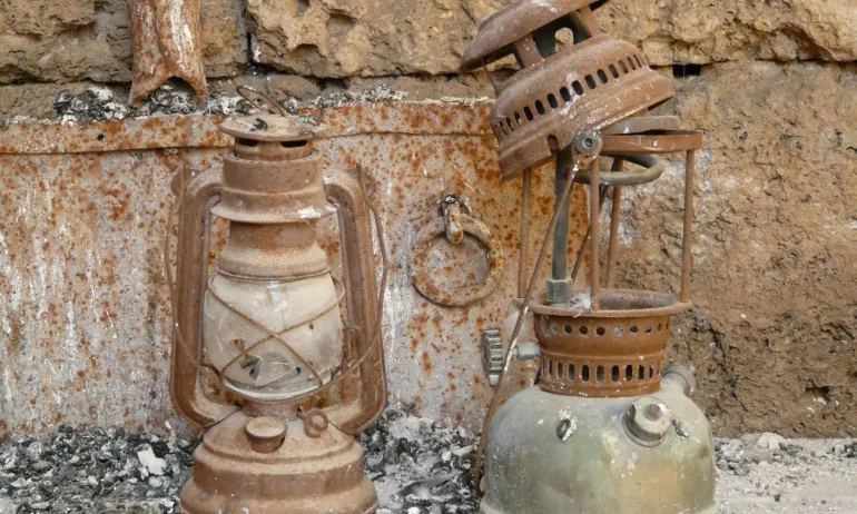 Газлайтинг: манипулацията, която те кара да се съмняваш в собствените си очи - Tribune.bg