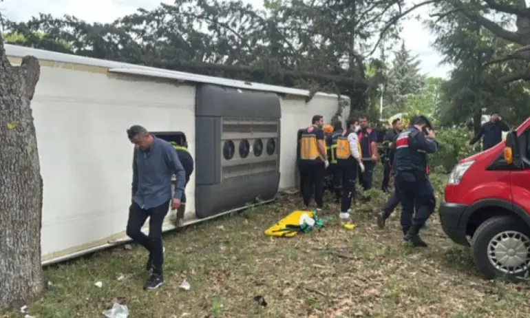 11 ранени след катастрофа на автобус, пътуващ от Истанбул за Добрич. Двама са българи - (ОБНОВЕНА) - Tribune.bg