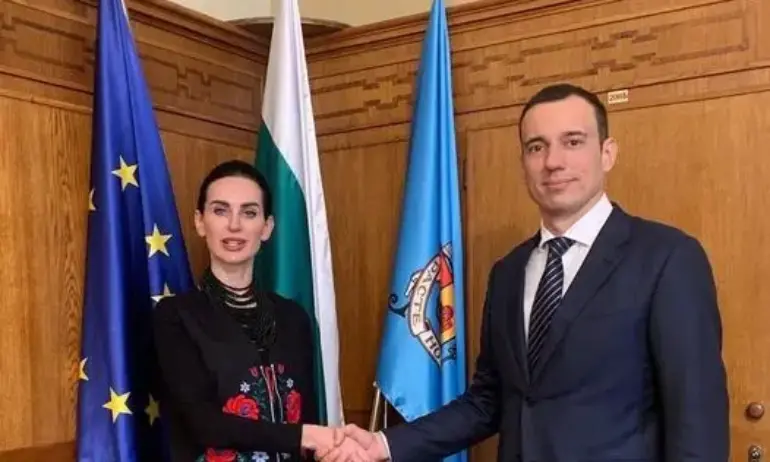 Терзиев увери Олеся Илашчук: Украинското знаме ще се вее на Общината редом с българското и европейското - Tribune.bg