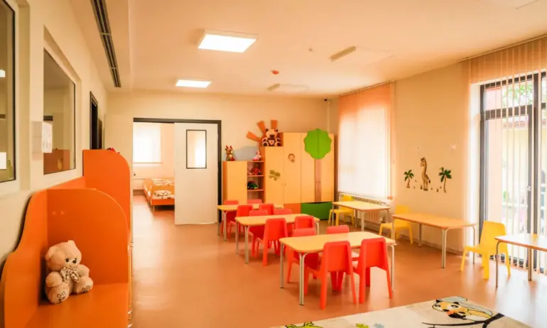 Кметът на р-н Връбница и Фандъкова откриха нова сграда към детска градина в Мрамор - Tribune.bg