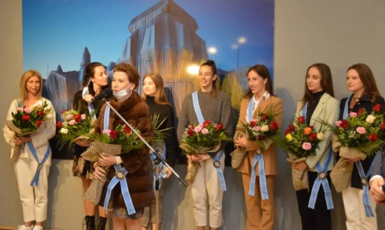 Олимпийските ни шампионки по художествена гимнастика са почетни граждани на София - Tribune.bg