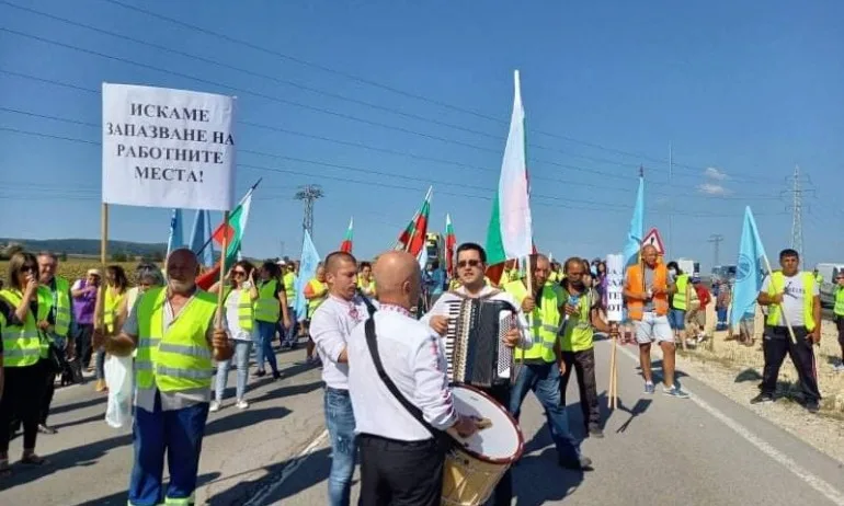 Протестиращи от Автомагистрали Черно море блокираха пътища в Бургас, Русе и Шумен - Tribune.bg