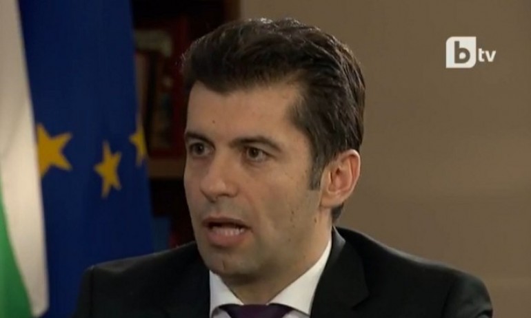 Петков иска Радев да провери НСО за снежните топки - Tribune.bg