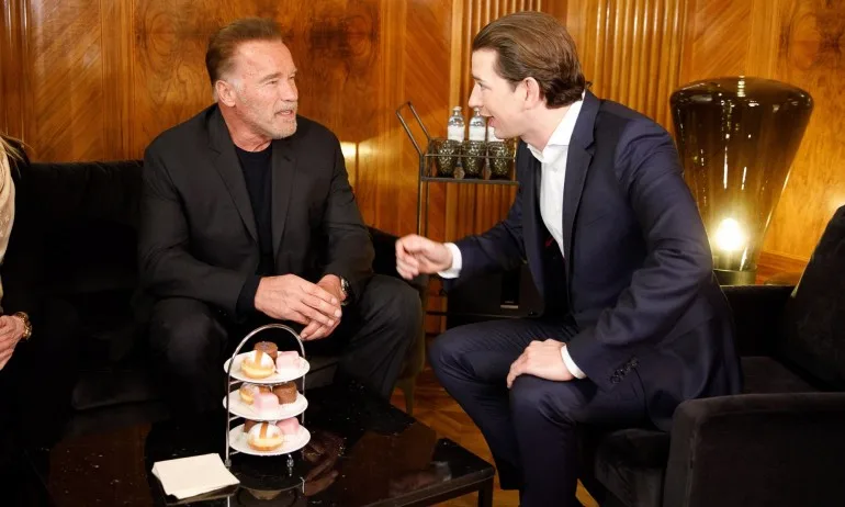 Няма друг бизнес като шоубизнеса – звездите, които се прехвърлиха в политиката - Tribune.bg