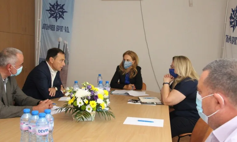 Марияна Николова: Опрощаваме изцяло наемите на обекти в Слънчев бряг, които не работят - Tribune.bg