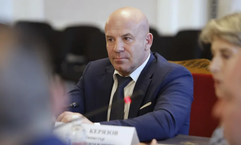 Кой сложи в устата на министър Керязов дъвката с държавните спортни имоти? - Tribune.bg