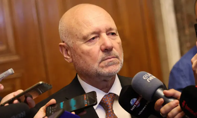 Министър Тагарев: Военното разузнаване не може бъде извадено от МО - Tribune.bg