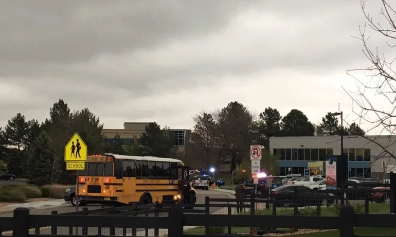 Стрелба в училище в САЩ: Ученици стреляха по свои съученици - Tribune.bg