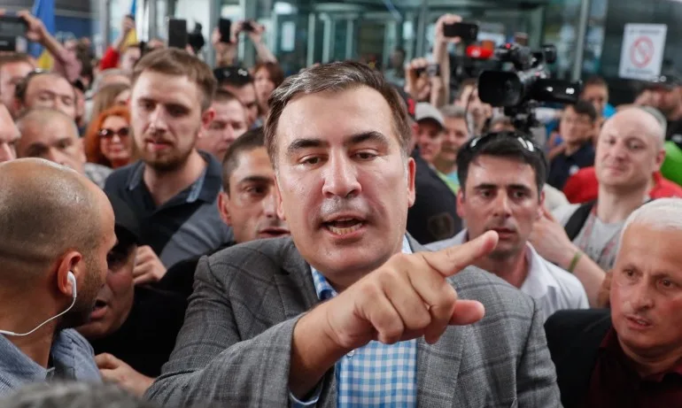Руски медии: Пребиха Михаил Саакашвили в Атина - Tribune.bg