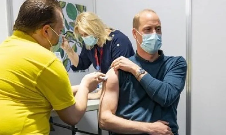 Британският принц Уилям получи първата доза ваксина - Tribune.bg