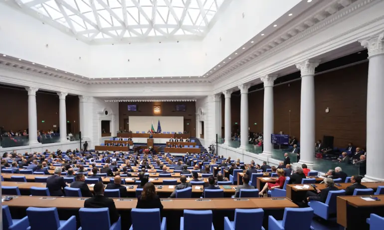 Тежки дебати и обвинения преди гласуването на правителство - Tribune.bg