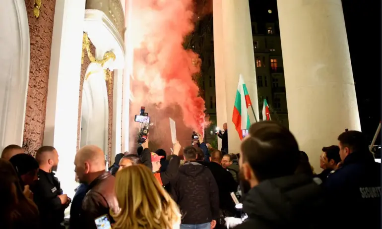 Иван Сотиров: Шефът на Народния театър благодари на протестиращите с ирония - Tribune.bg