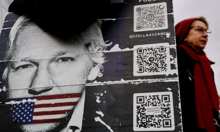 Джо Байдън обмисля да свали обвиненията от Джулиан Асандж - Tribune.bg