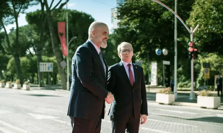 Денков: България има право да налага такса върху руския газ - Tribune.bg