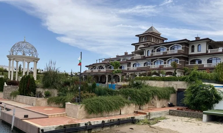 Aхмед Доган е ползвал базата в Росенец по четири месеца годишно - Tribune.bg