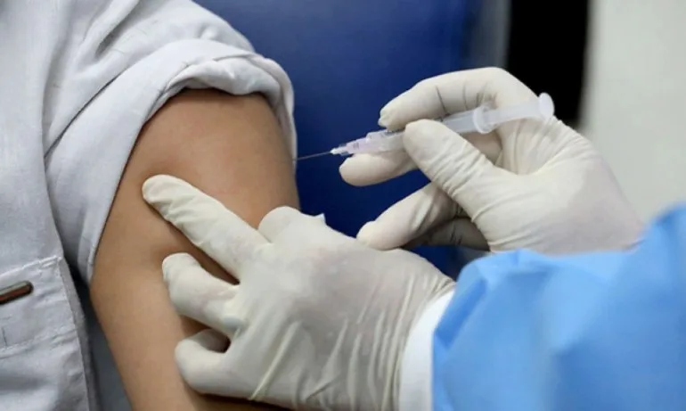 Турция стартира ваксинация срещу COVID-19 на летища и ГКПП-та - Tribune.bg