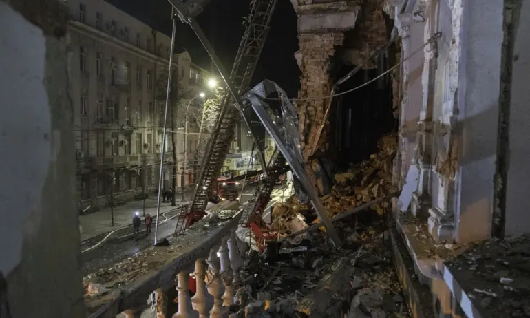 Русия нанесе нови въздушни удари в Украйна - Tribune.bg