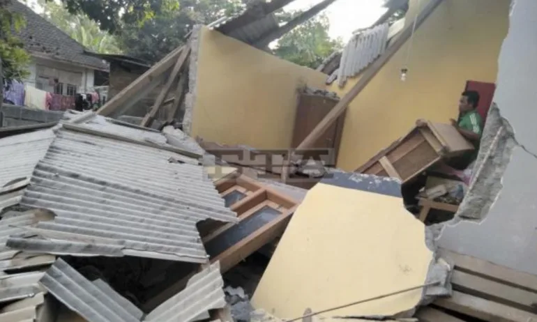 Десет загинали и 40 ранени при земетресението на индонезийския остров Ломбок - Tribune.bg