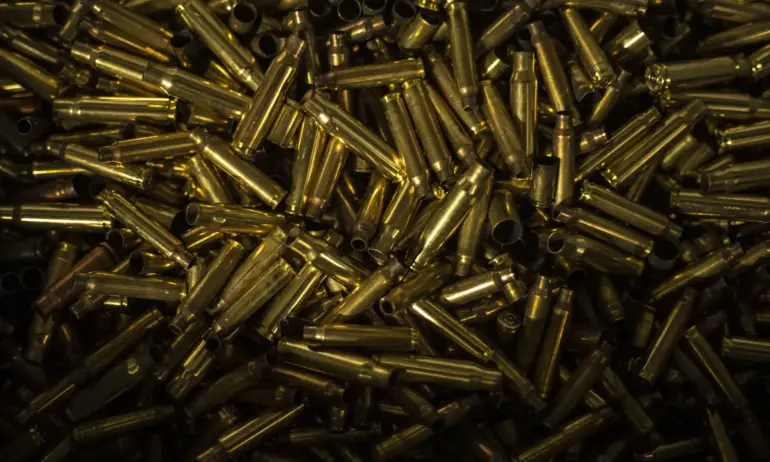 Шпигел: Тайник с оръжия на Хамас е открит в България - Tribune.bg